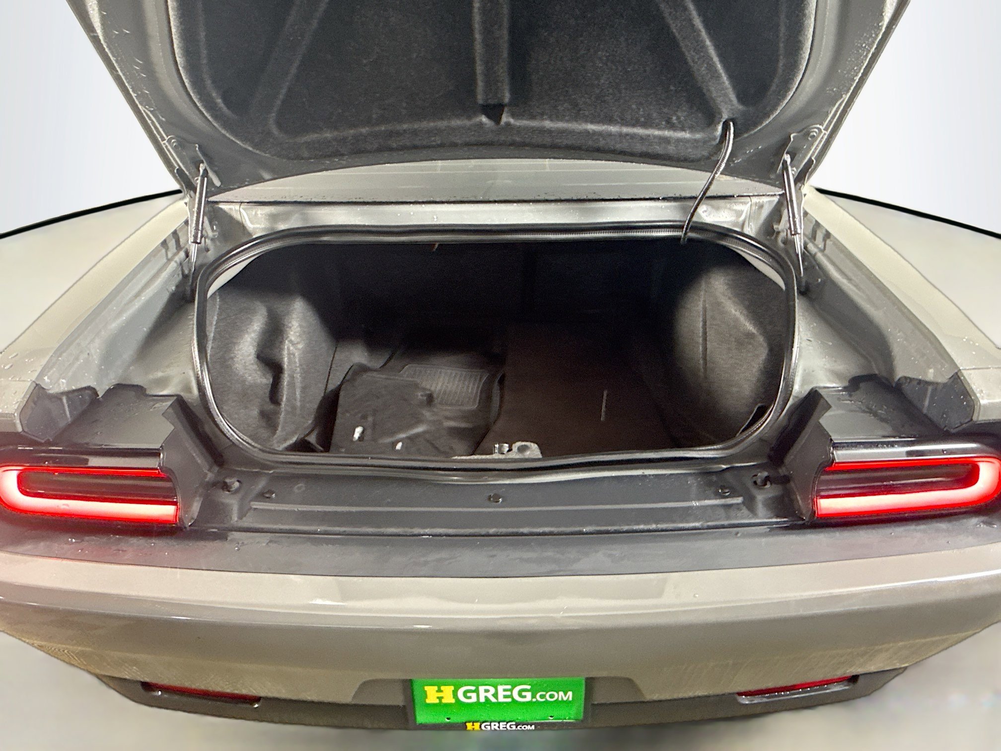 Used 2018 Dodge Challenger R/T w/ Blacktop Package RWD image 33