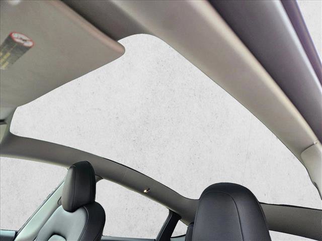 Used 2022 Tesla Model Y Long Range image 23