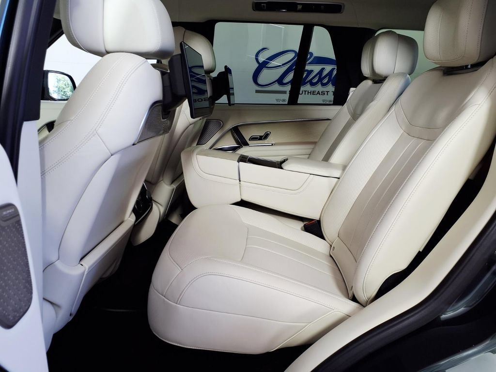 Used 2024 Land Rover Range Rover Autobiography AWD/4WD image 8