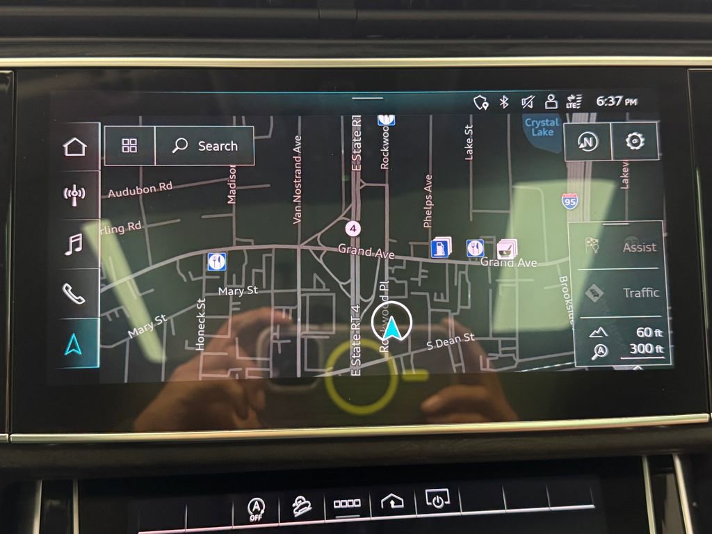 Used 2022 Audi Q8 Premium Plus image 19