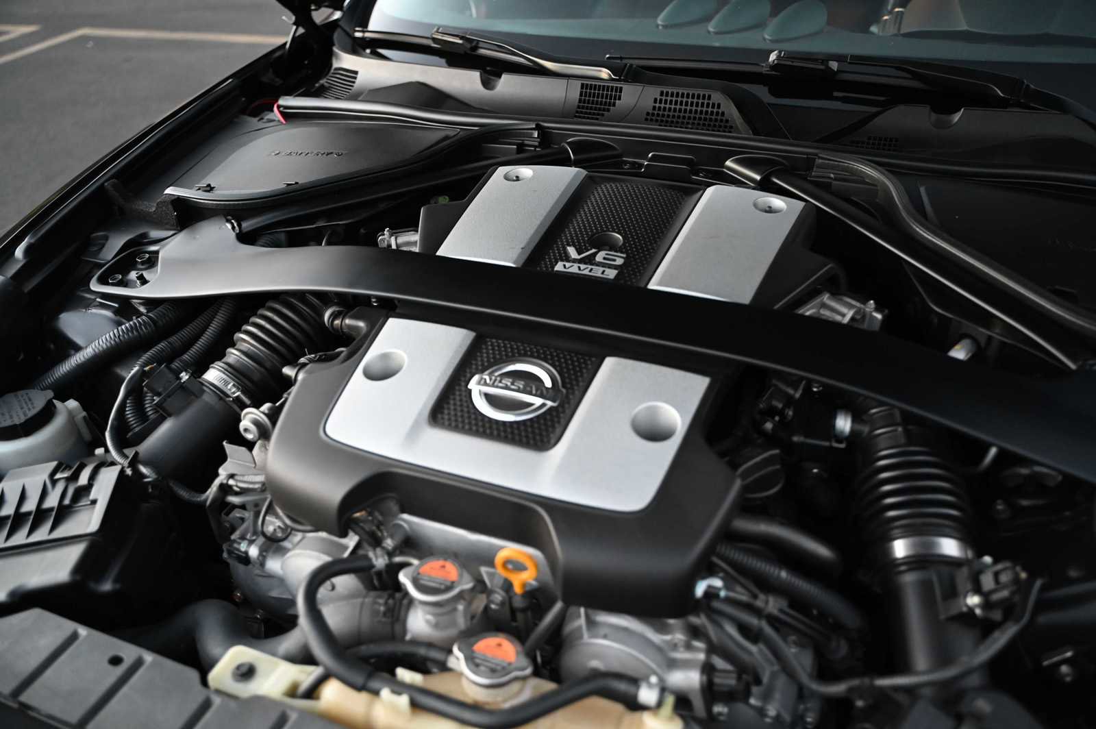 Used 2014 Nissan 370Z Touring w/ Sport Package image 25