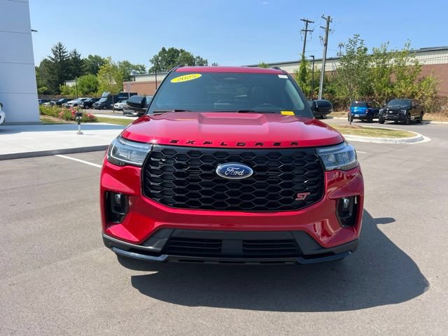 Certified 2025 Ford Explorer ST AWD/4WD image 2