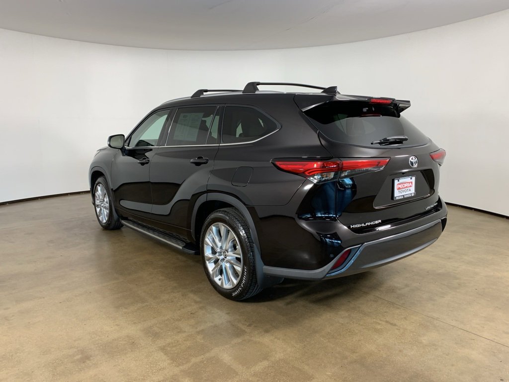 Used 2022 Toyota Highlander Limited image 16