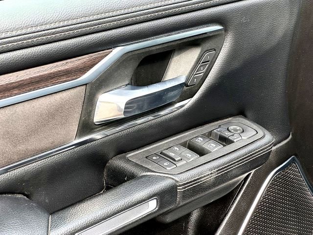 Used 2025 RAM 1500 Laramie AWD/4WD image 11
