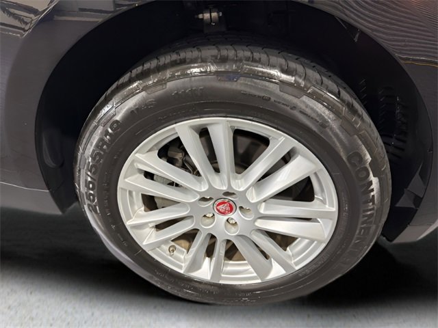 Used 2019 Jaguar F-PACE Prestige image 41