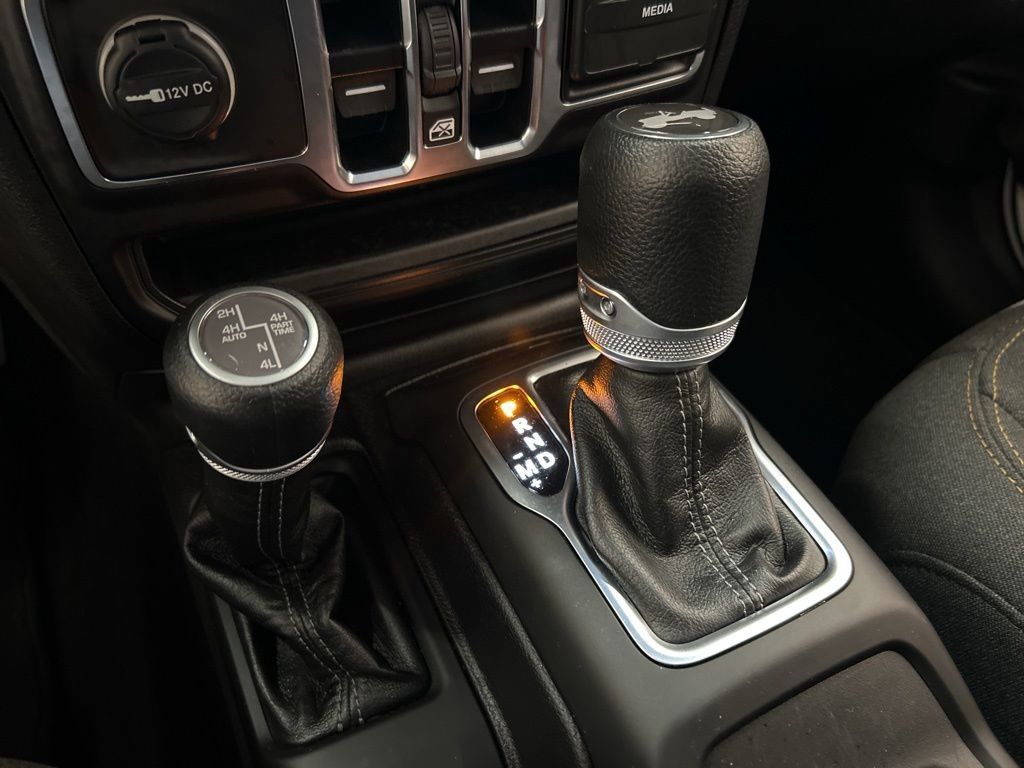 Used 2025 Jeep Wrangler Unlimited Sahara image 23