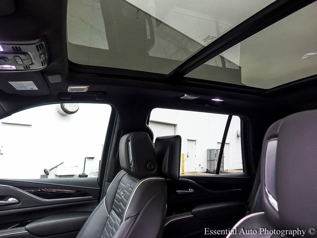 Used 2024 Cadillac Escalade V w/ LPO, ONYX Package image 10