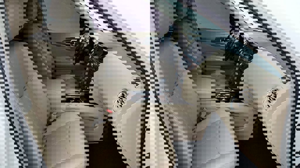 Used 2019 Nissan Pathfinder Platinum w/ Cargo Package image 27