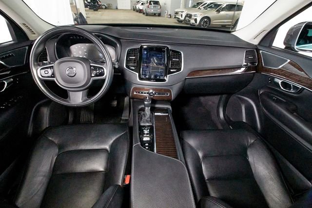 Used 2016 Volvo XC90 T6 Momentum w/ Momentum Plus Package image 6