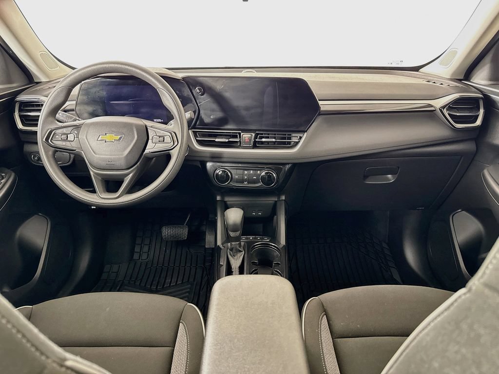 Used 2025 Chevrolet TrailBlazer LT w/ Driver Confidence Package AWD/4WD video 3