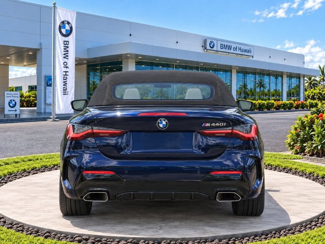 Used 2021 BMW M440i Convertible RWD image 4