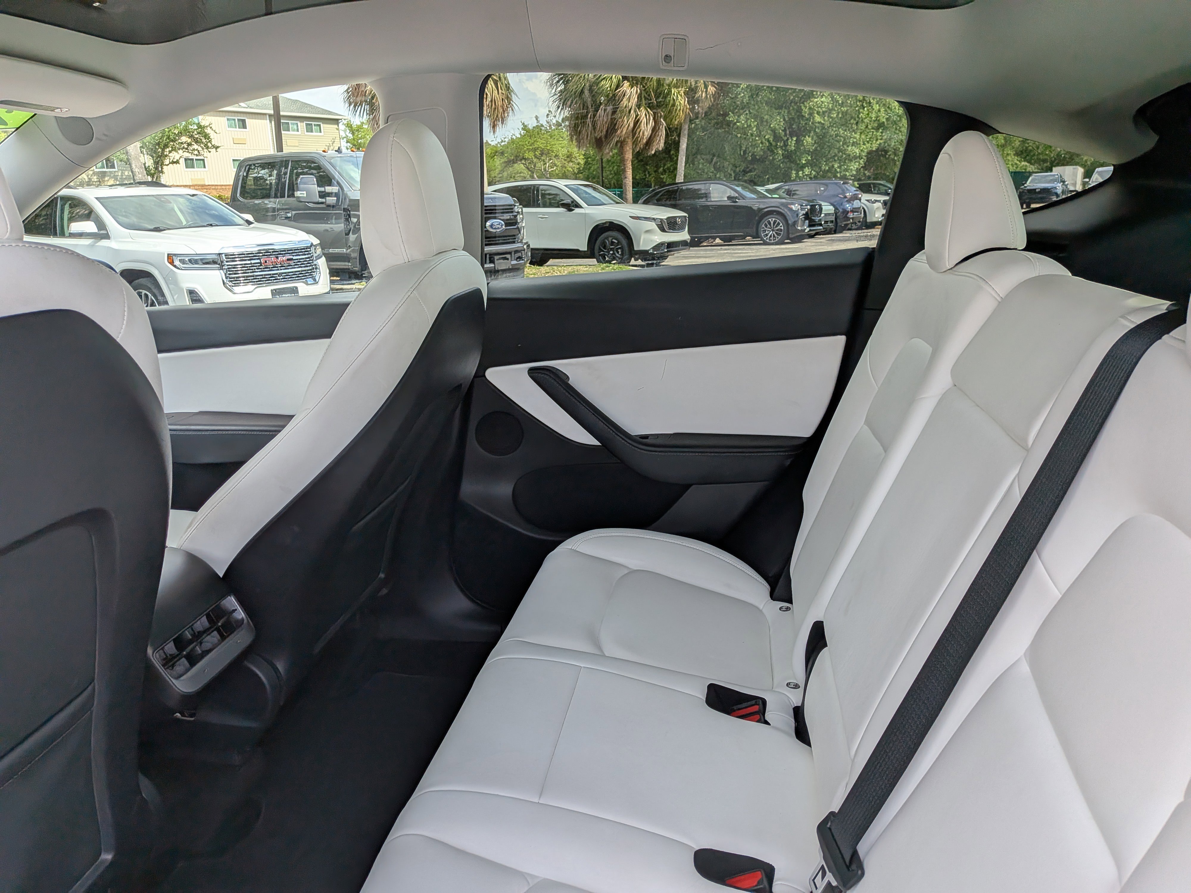 Used 2022 Tesla Model Y Performance image 15