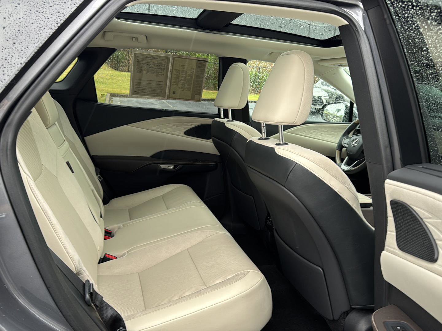 Used 2023 Lexus RX 350 w/ Accessory Package (Z1) image 11