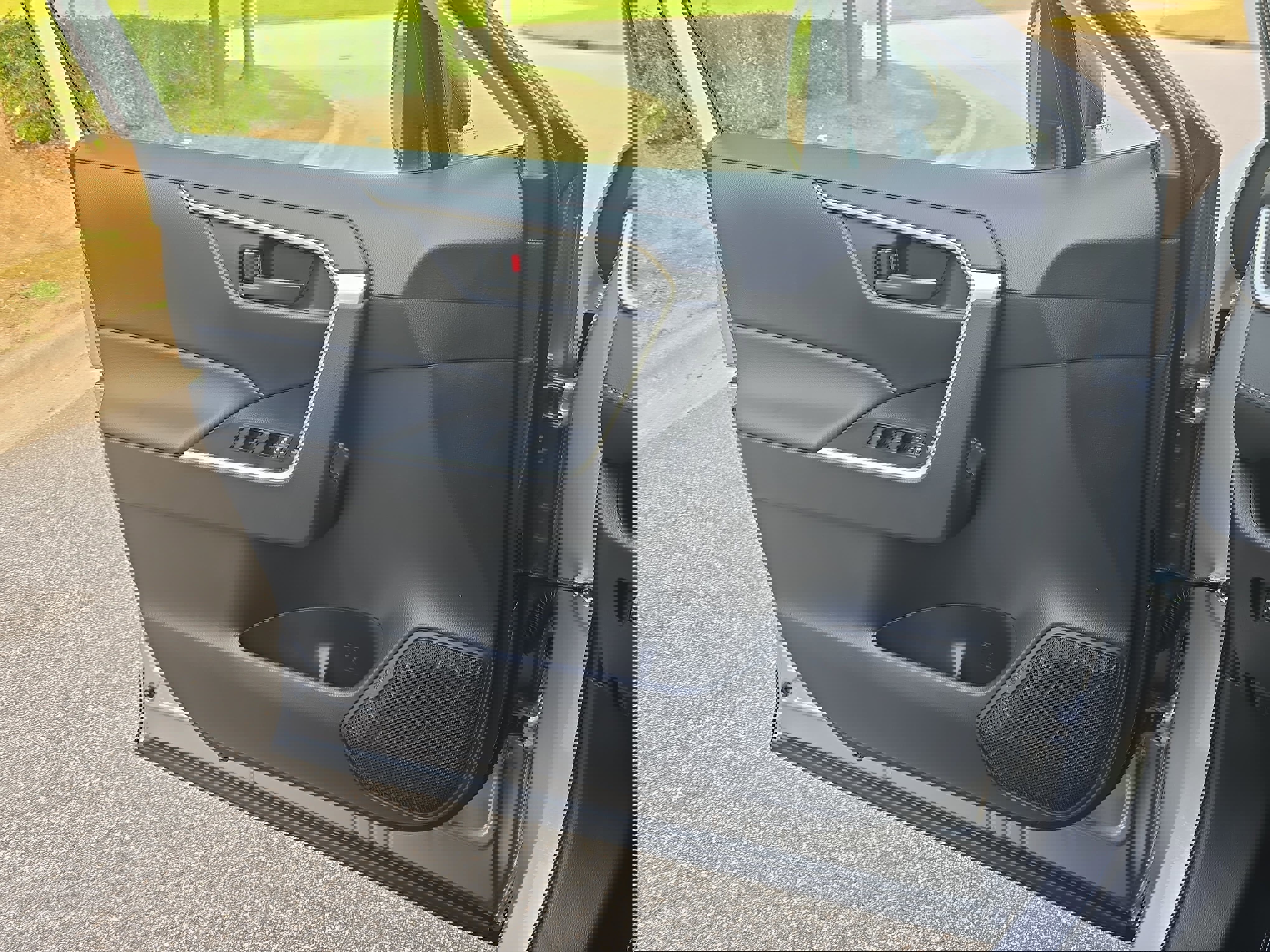 Used 2025 Toyota RAV4 LE image 24