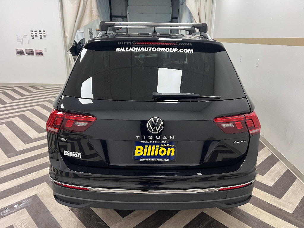 Used 2022 Volkswagen Tiguan SE w/ Panoramic Sunroof Package image 23