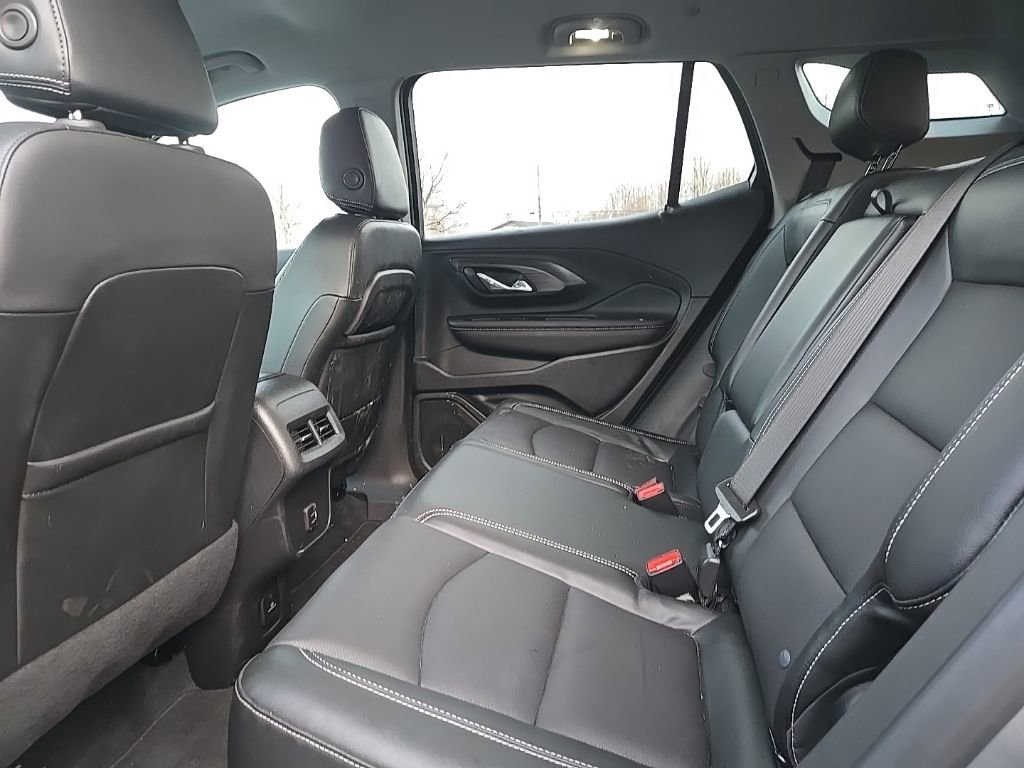 Used 2023 GMC Terrain SLT image 12
