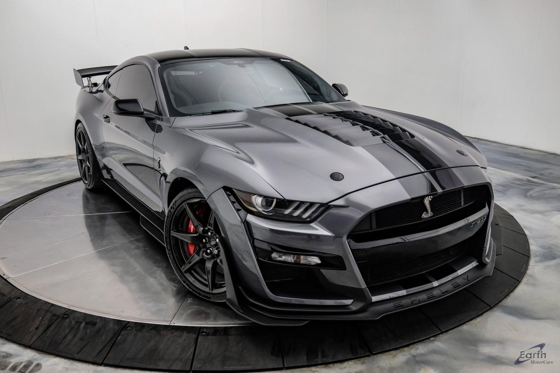Used 2021 Ford Mustang Shelby GT500 w/ Carbon Fiber Track Pack RWD image 30