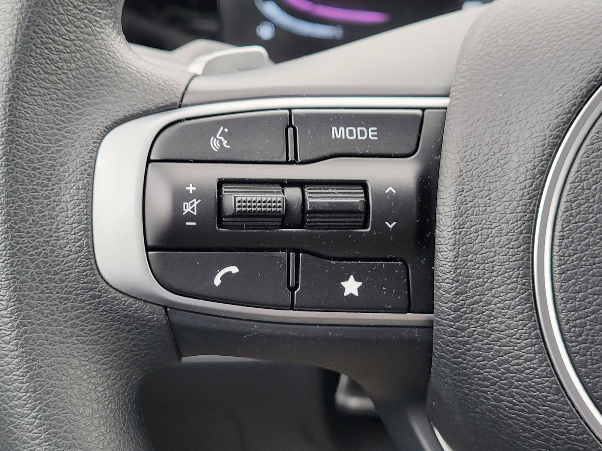 Used 2025 Kia Sportage LX image 22