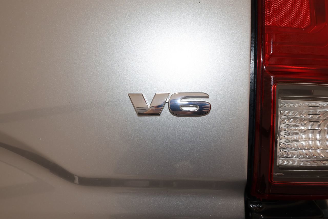 Used 2023 Toyota Tacoma SR image 33