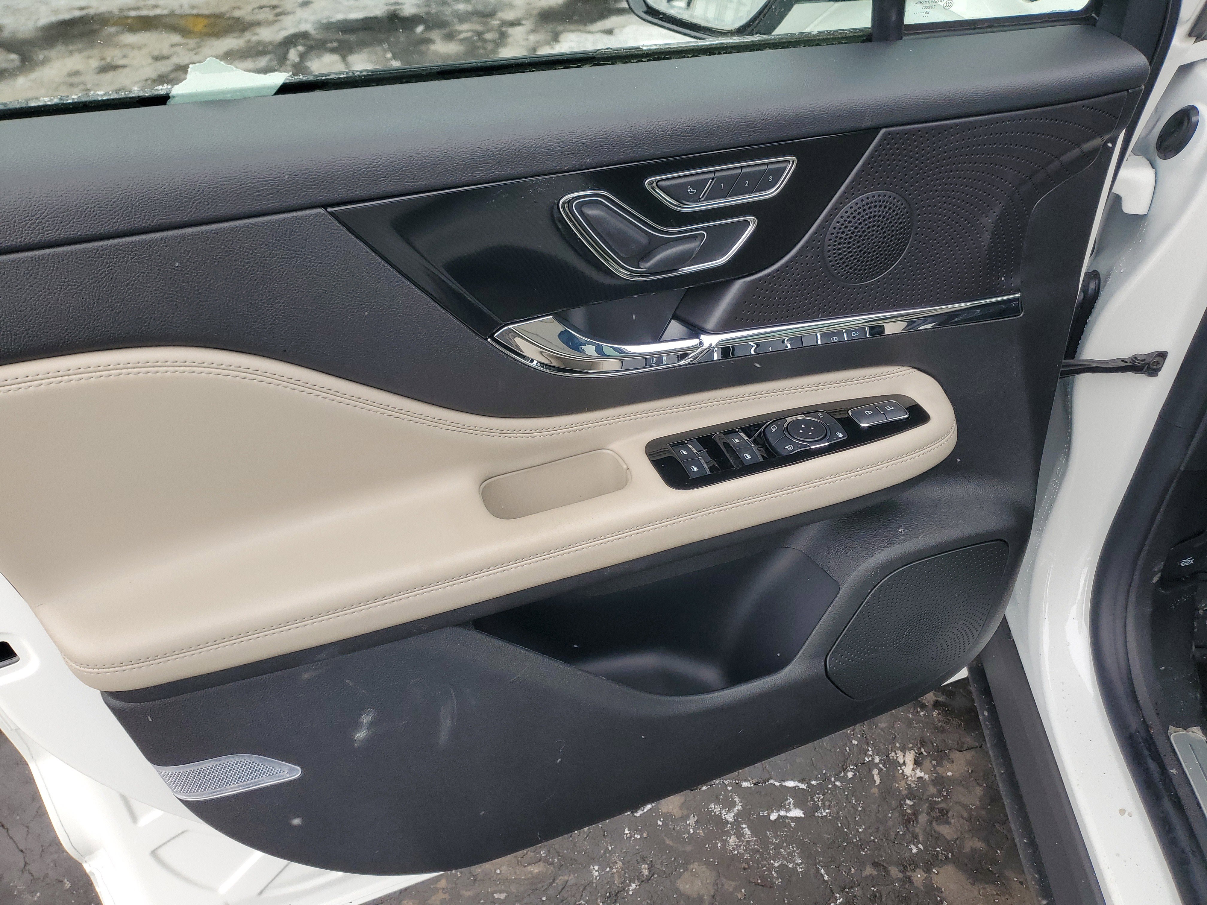 New 2026 Lincoln Corsair Premiere image 8