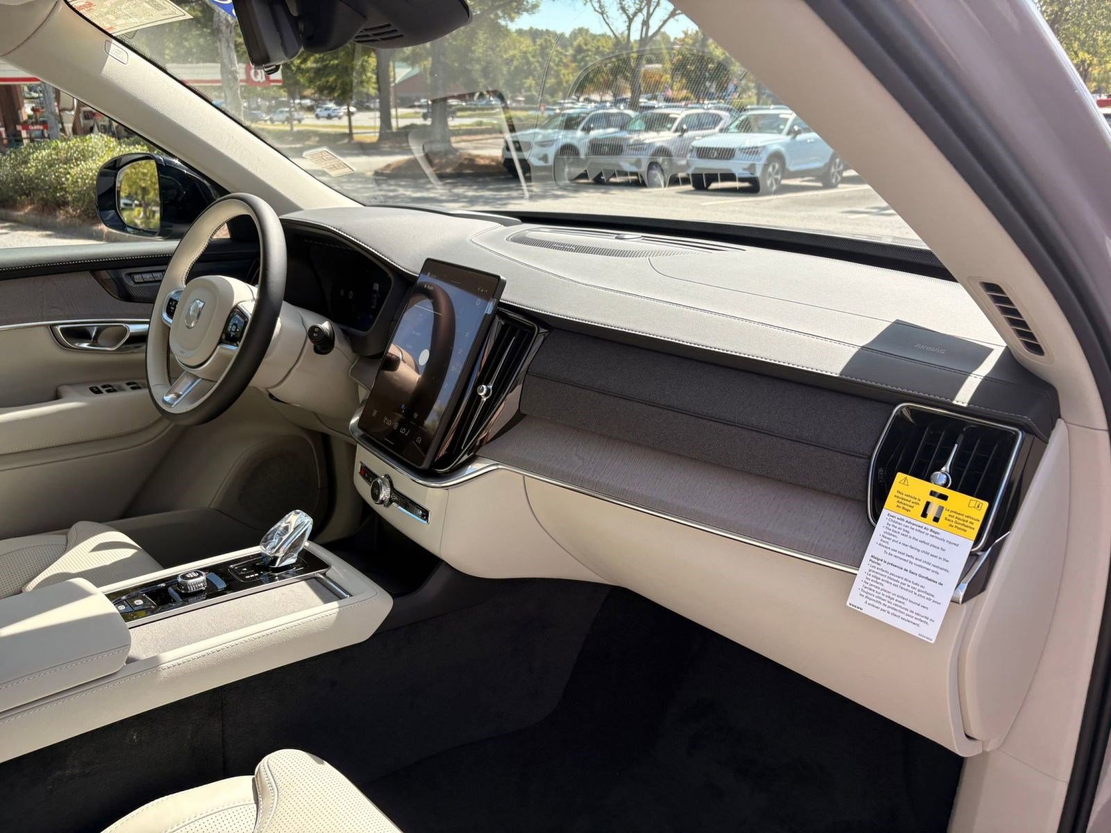 New 2026 Volvo XC90 B6 Ultra w/ Protection Package image 28