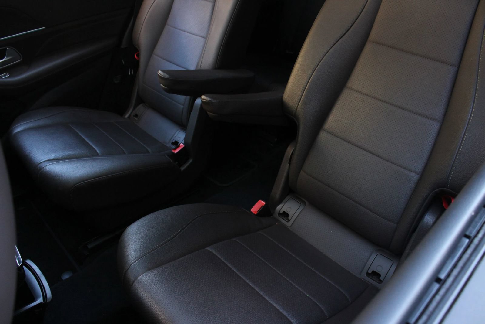 Used 2022 Mercedes-Benz GLS 450 4MATIC image 21