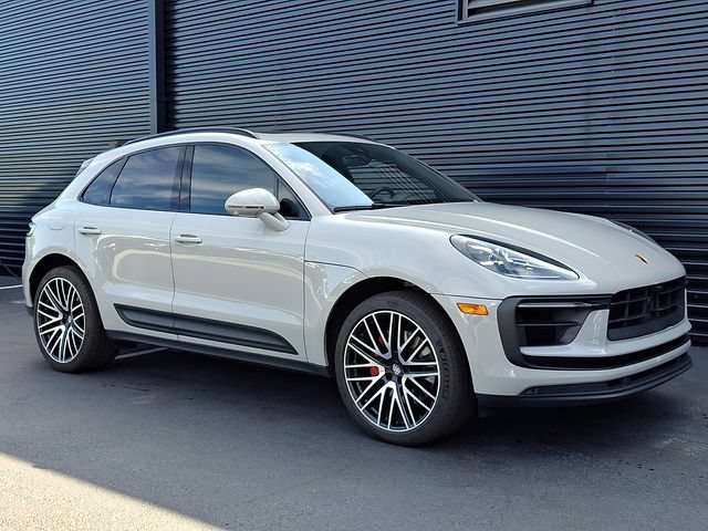 Certified 2024 Porsche Macan S AWD/4WD image 9