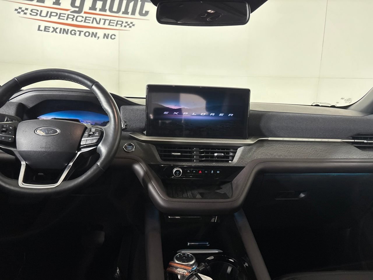 Used 2025 Ford Explorer Platinum w/ LUX Leather Package AWD/4WD image 29