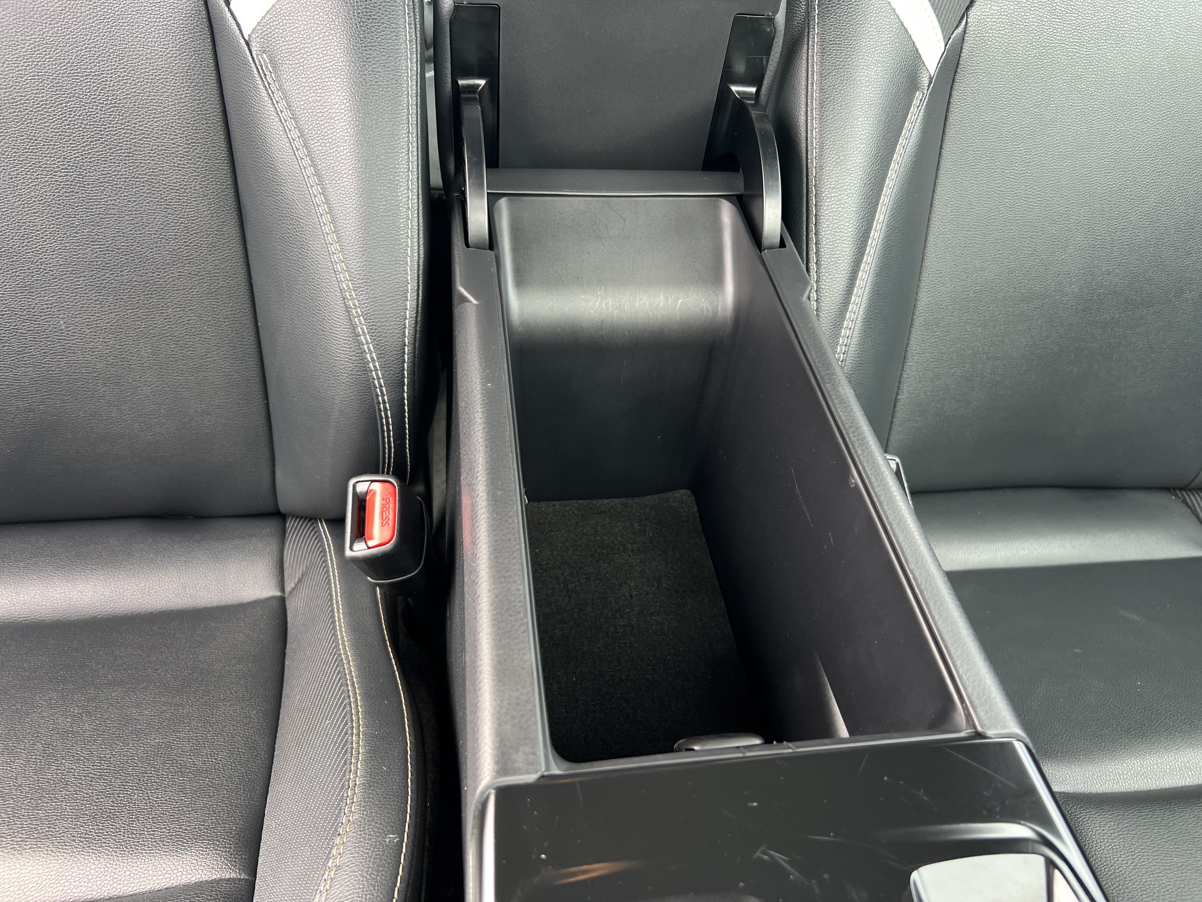 Used 2025 Toyota Camry SE FWD image 24