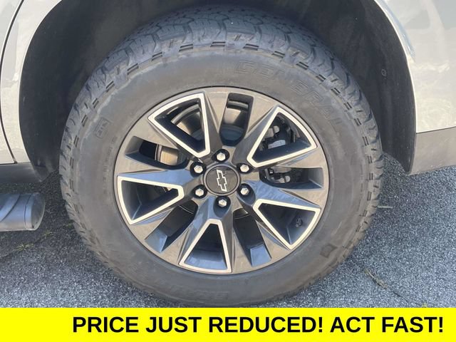 Used 2023 Chevrolet Tahoe Z71 w/ Luxury Package AWD/4WD image 11