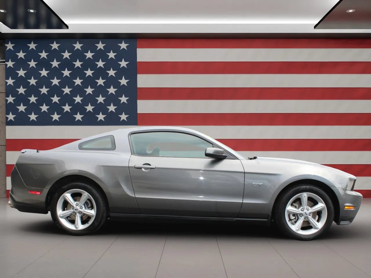 Used 2010 Ford Mustang GT Premium RWD image 33
