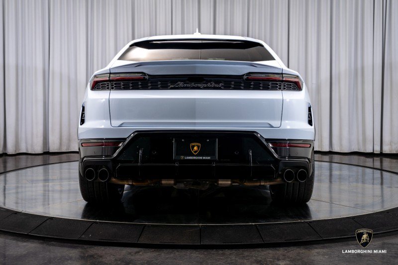 Used 2025 Lamborghini Urus SE image 11