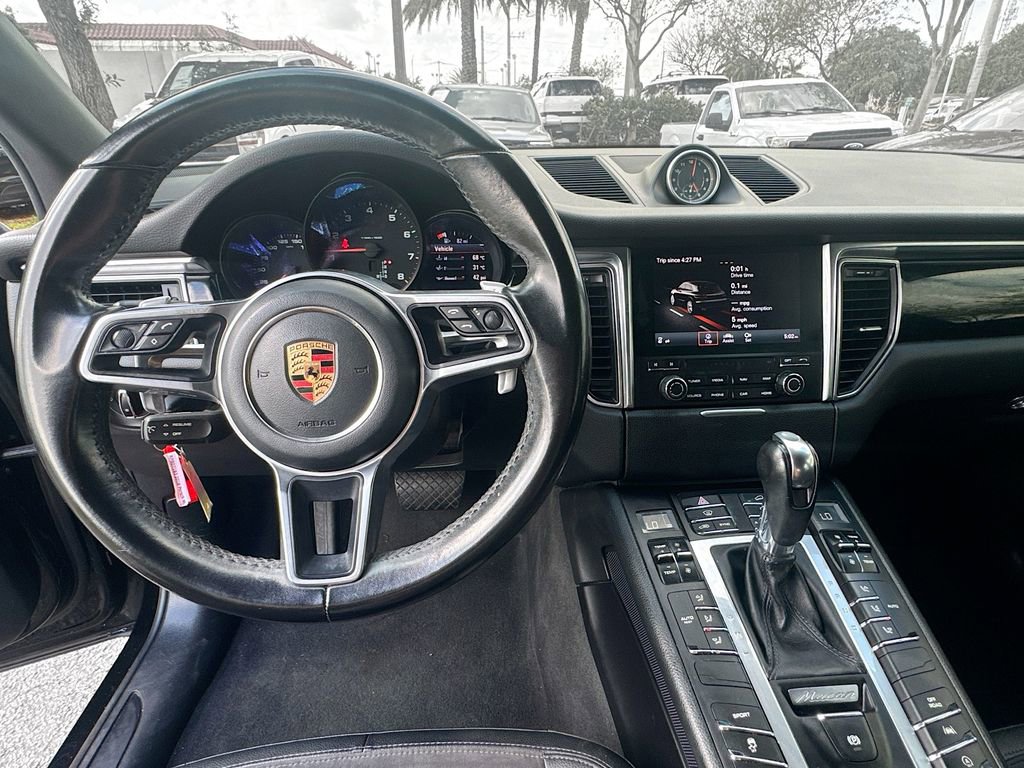 Used 2018 Porsche Macan AWD/4WD image 12