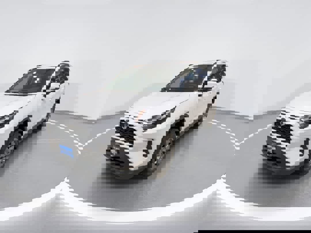 Certified 2025 Toyota RAV4 XLE w/ Convenience Package image 4