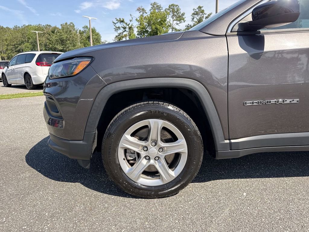 Used 2024 Jeep Compass Latitude AWD/4WD image 13