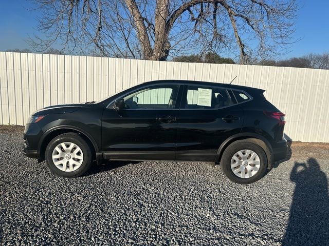 Used 2020 Nissan Rogue Sport S image 2