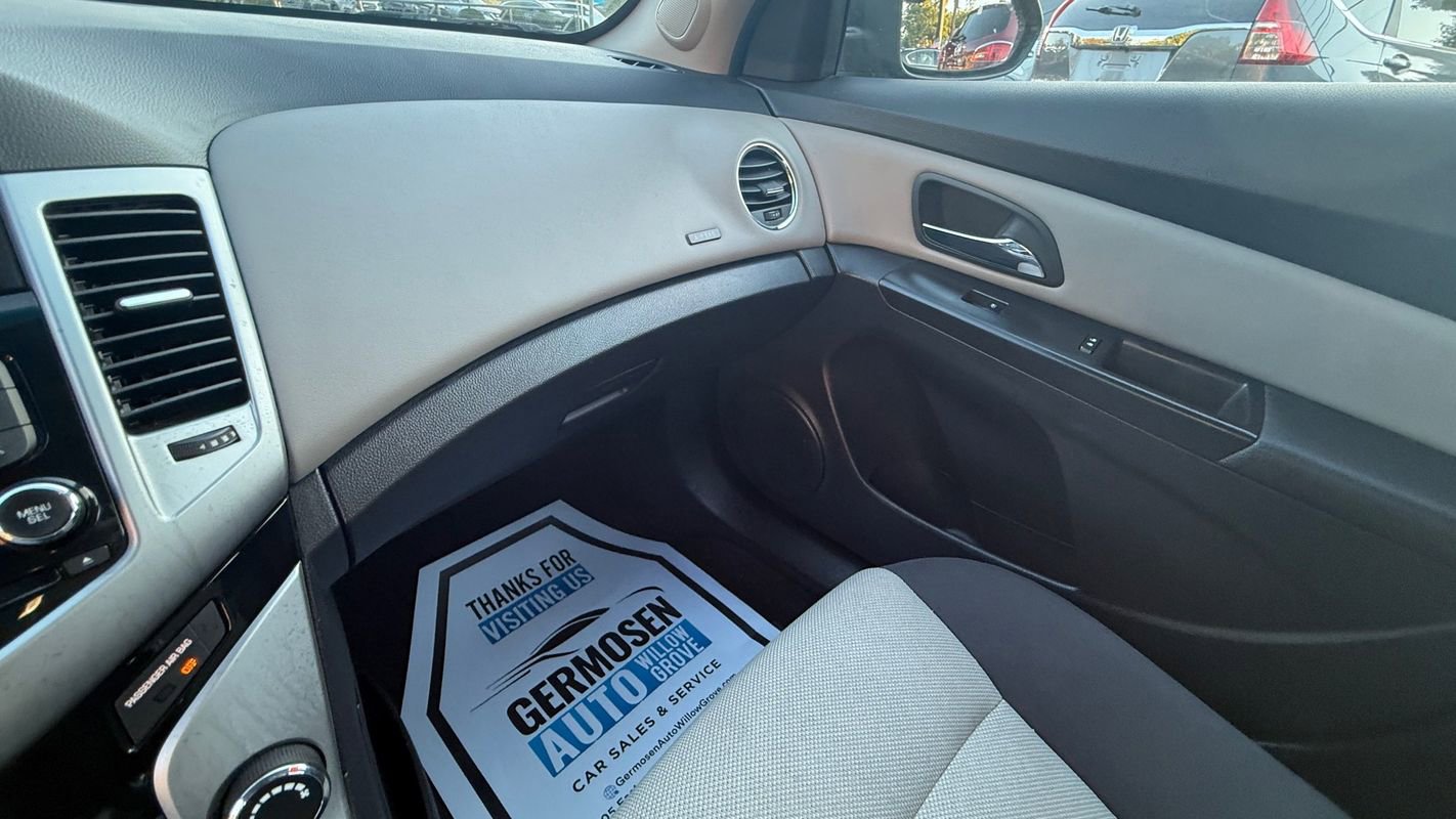 Used 2015 Chevrolet Cruze LS FWD image 15