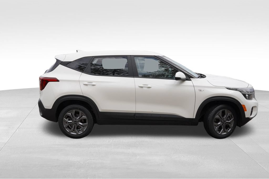 Certified 2024 Kia Seltos LX AWD/4WD image 3