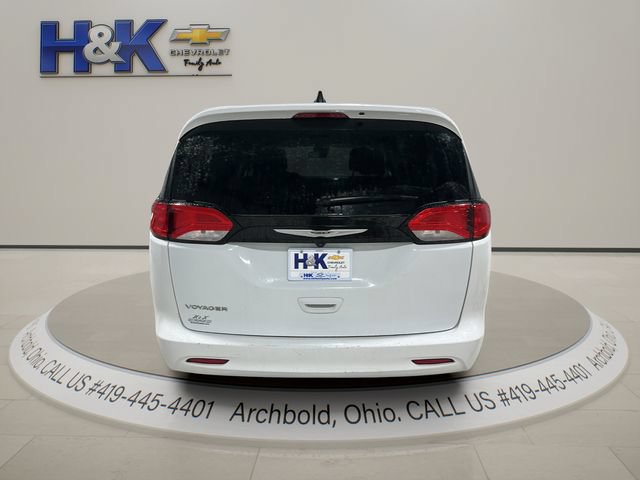 Used 2023 Chrysler Voyager LX FWD image 5