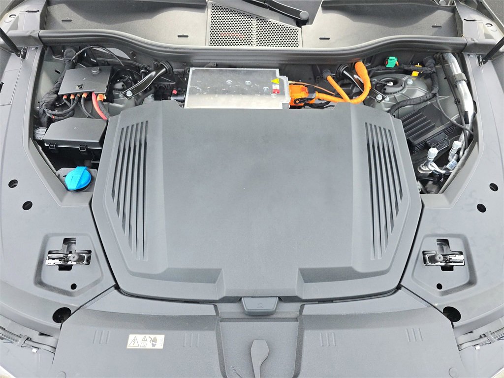 Certified 2024 Audi Q8 e-tron Premium image 35