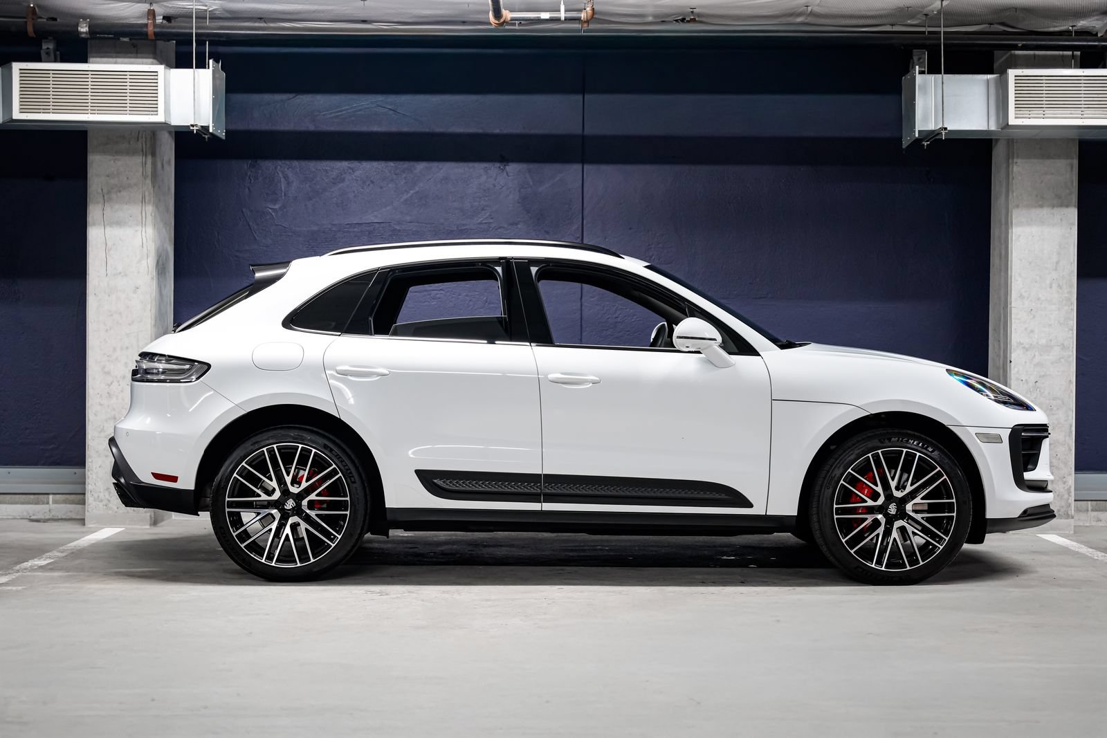 Used 2024 Porsche Macan S AWD/4WD image 2