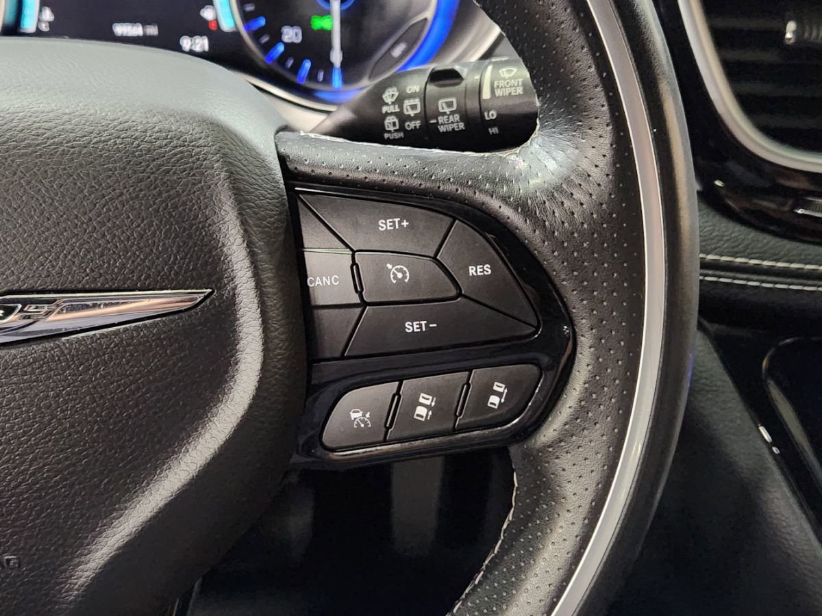 Used 2020 Chrysler Pacifica Limited w/ Advanced Safetytec Group image 52