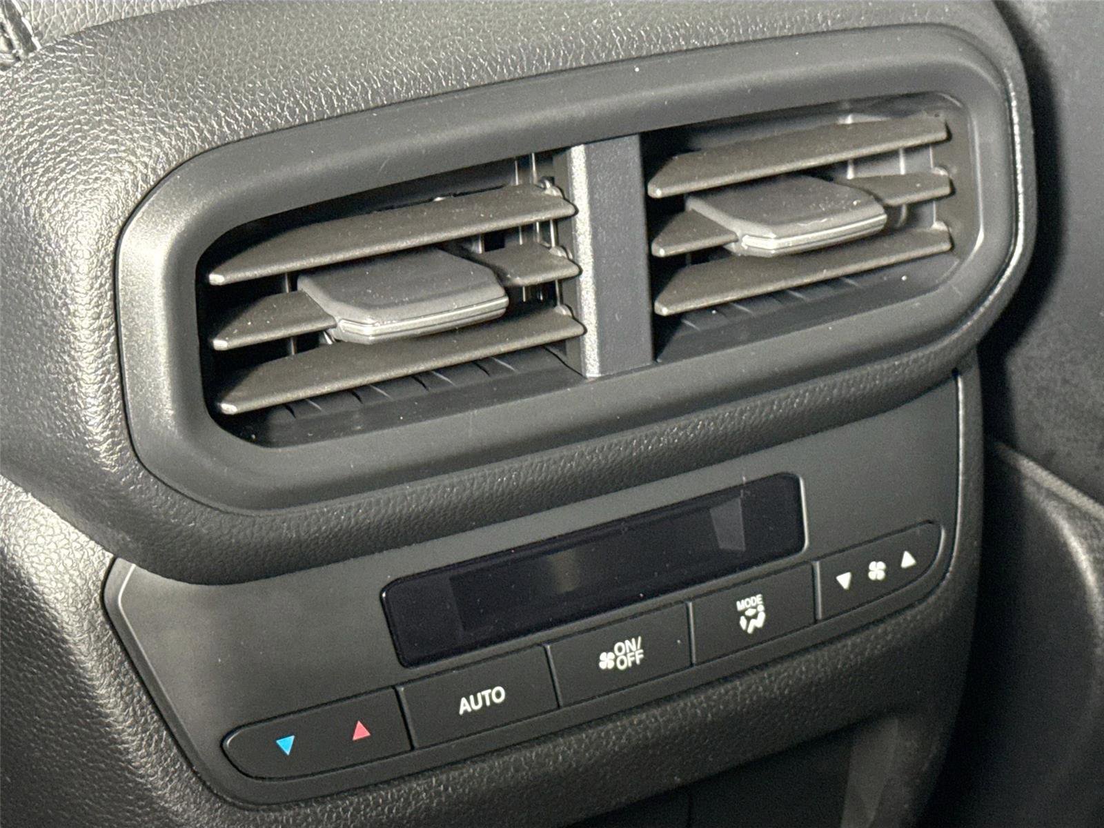 Used 2025 Honda Pilot EX-L image 37