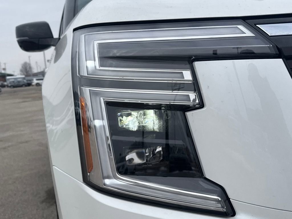 New 2026 Nissan Armada SL w/ Captain's Chari Seat Package image 11