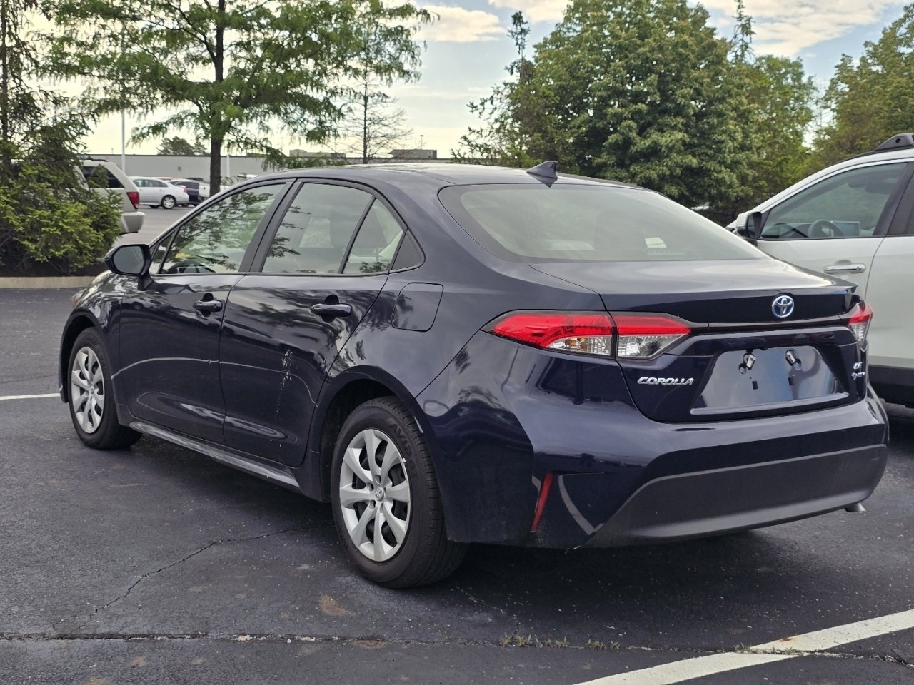 Used 2025 Toyota Corolla LE FWD image 5