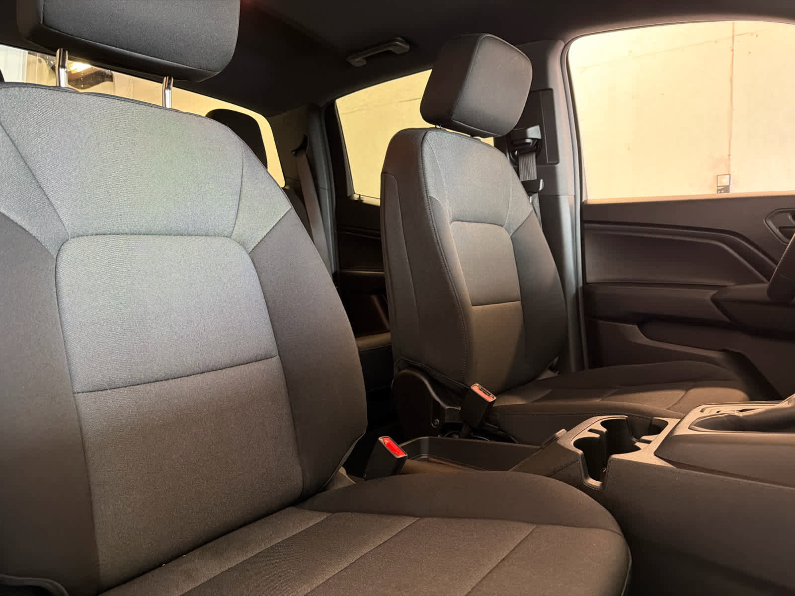 Used 2024 Chevrolet Colorado W/T image 25