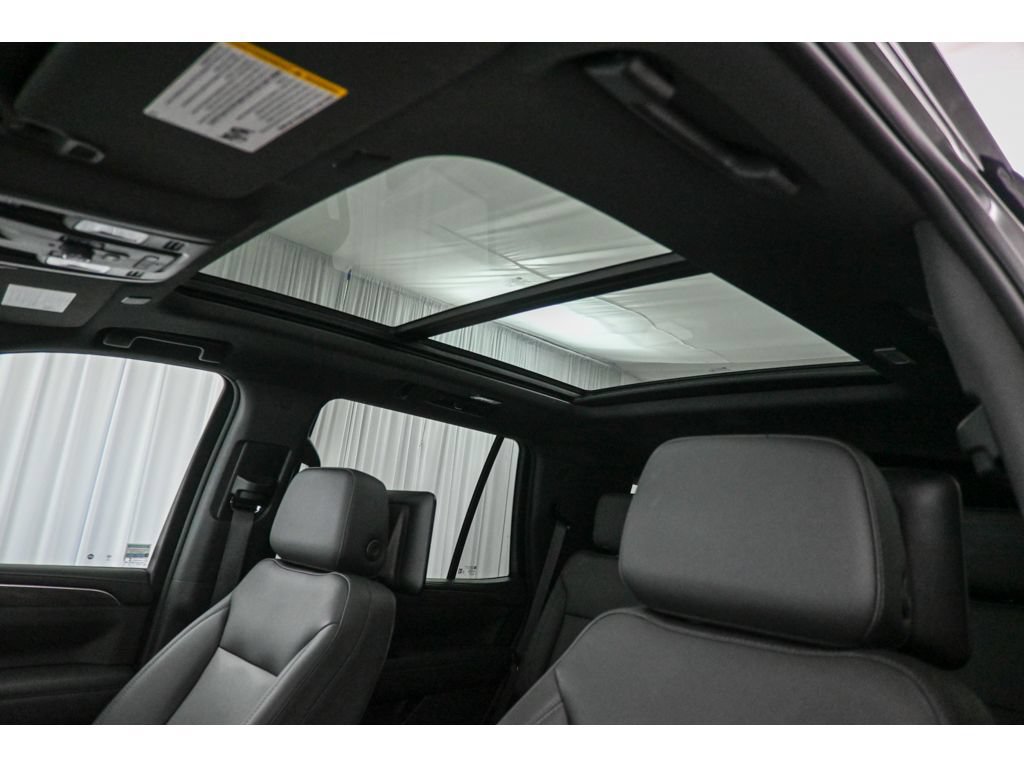 Used 2022 Chevrolet Tahoe Z71 w/ Luxury Package AWD/4WD image 24