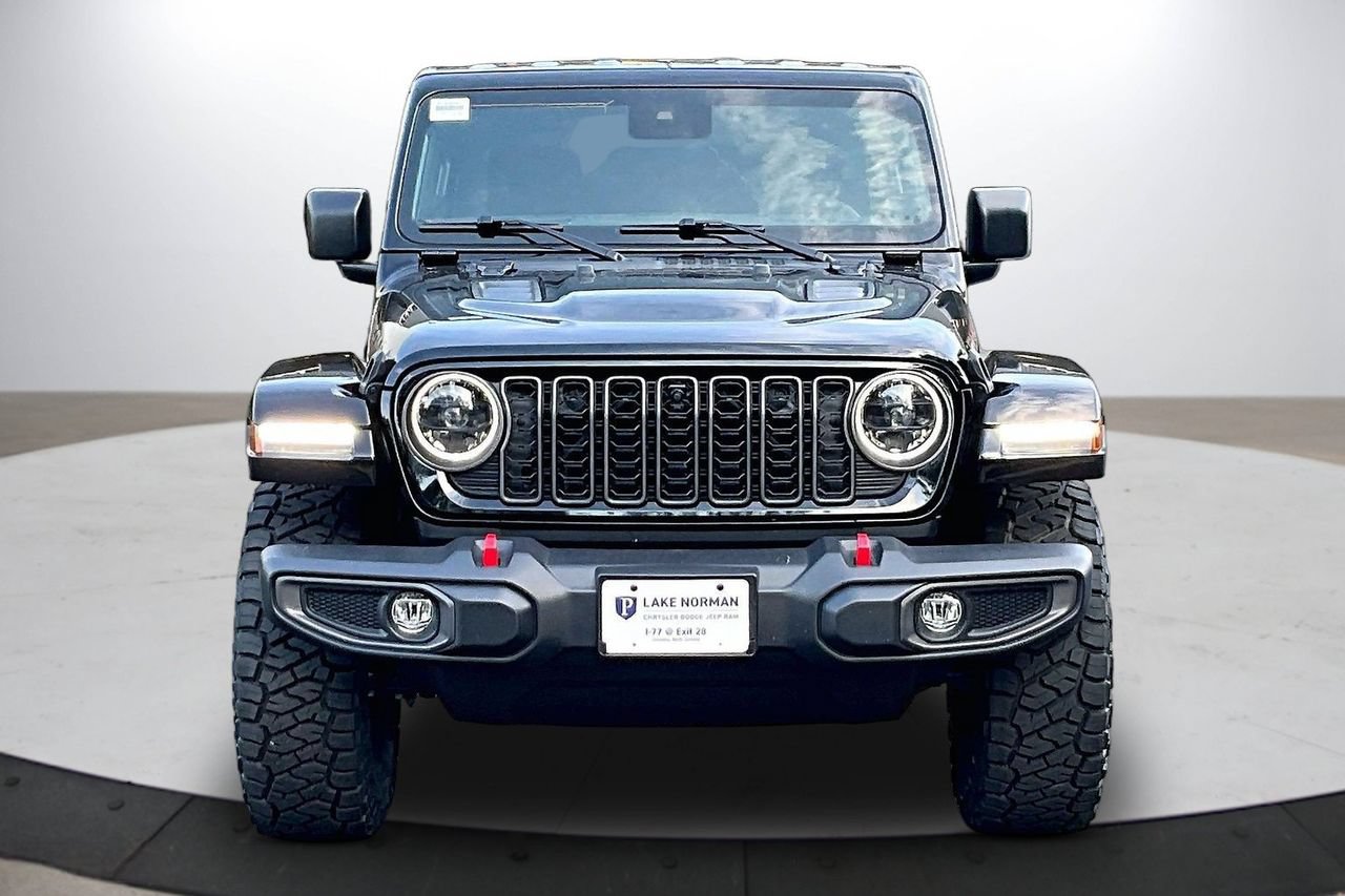 Used 2024 Jeep Wrangler Unlimited Rubicon w/ Technology Group AWD/4WD image 3