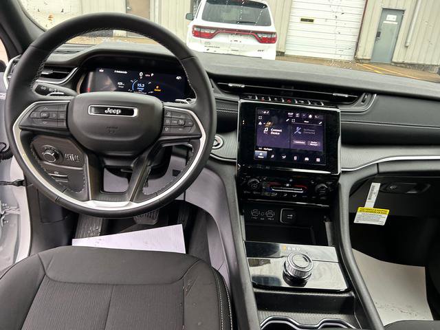 New 2025 Jeep Grand Cherokee Laredo X w/ Luxury Tech Group I image 11
