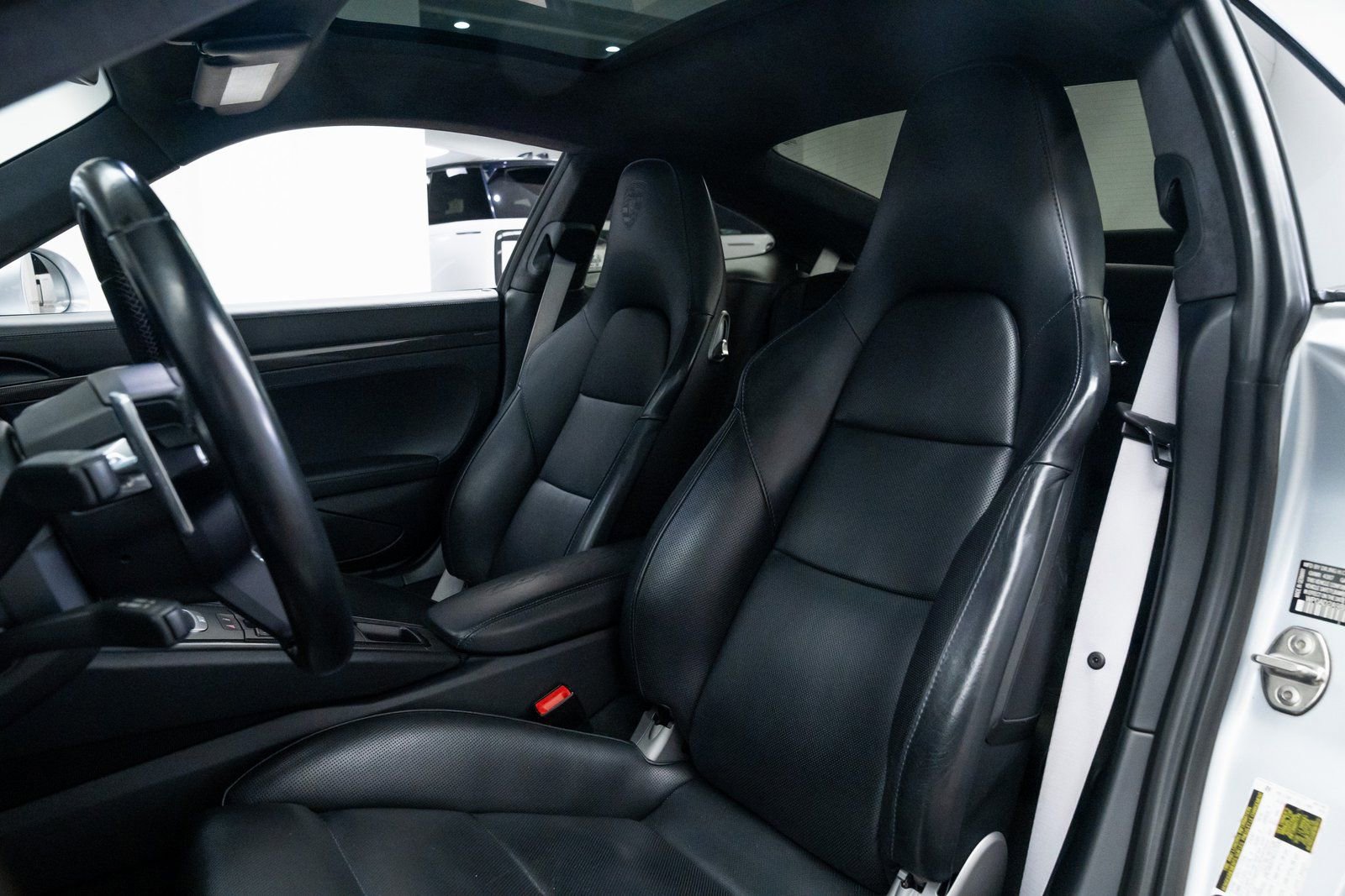 Used 2017 Porsche 911 Turbo S image 18